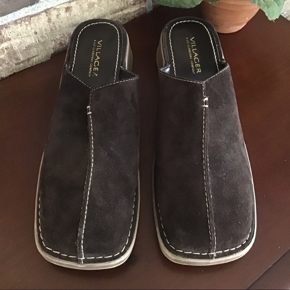 Liz Claiborne mules size 8.5